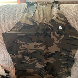 YoungLa string tank